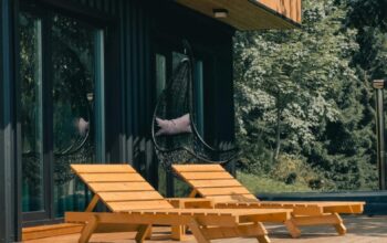 Medinės terasos karkaso montavimo darbai lauke